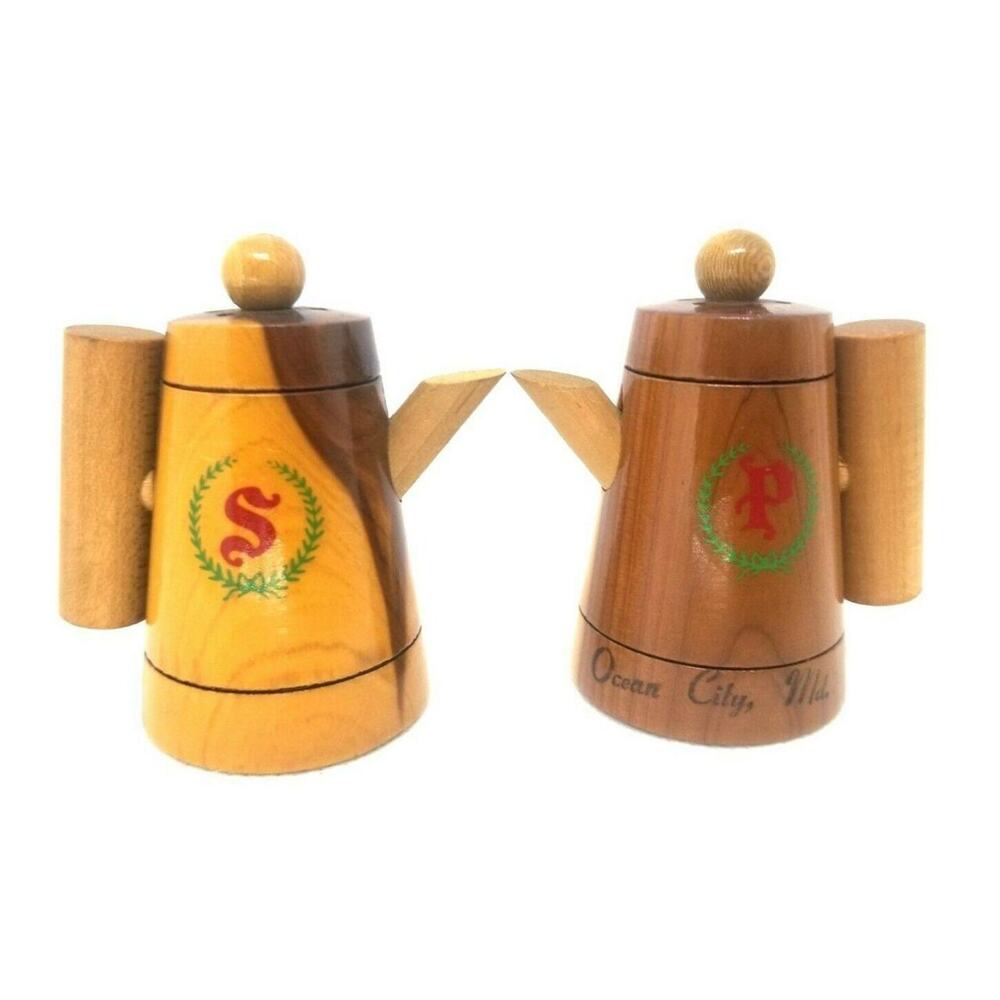 Vintage Wooden Souvenir Salt & Pepper Shakers Ocean City, MD Maryland OC Teapot